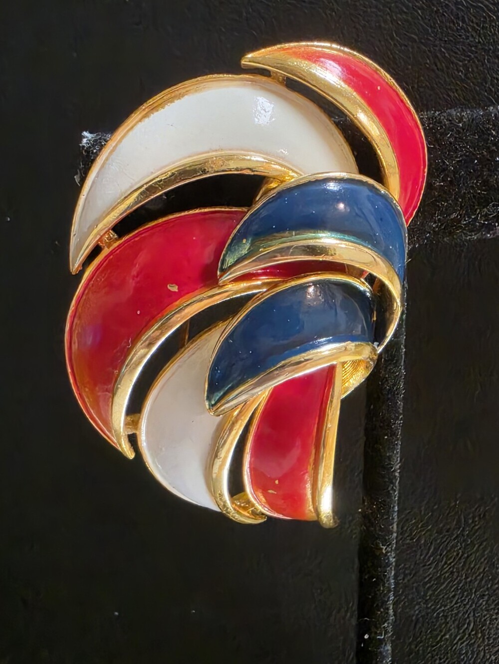 Vintage Mid Century Americana   Enamel Spray Statement Brooch
